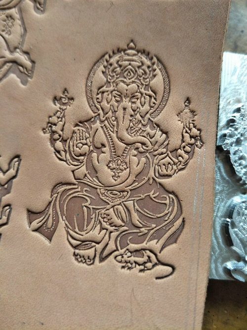 Unique Leather Work - Lavoro manuale design unico strumenti per
