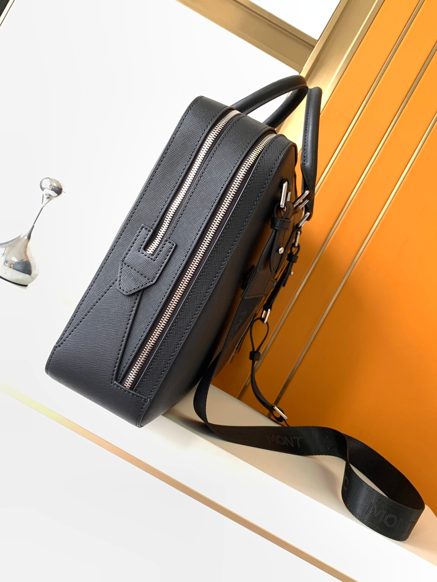 Borse a Mano di Lusso da Uomo, - Leatherwork Bag recensione e prezzo