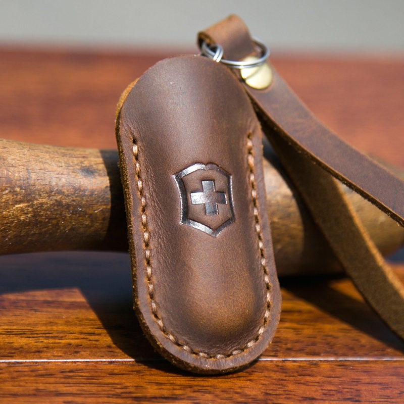 Coltello Svizzero, Custodia Pr - Leatherwork Knives recensione e prezzo